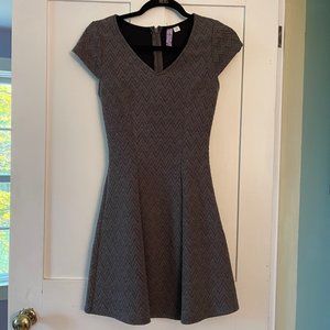 Francesca's Alya Quilted Short Sleeve Mini Dress